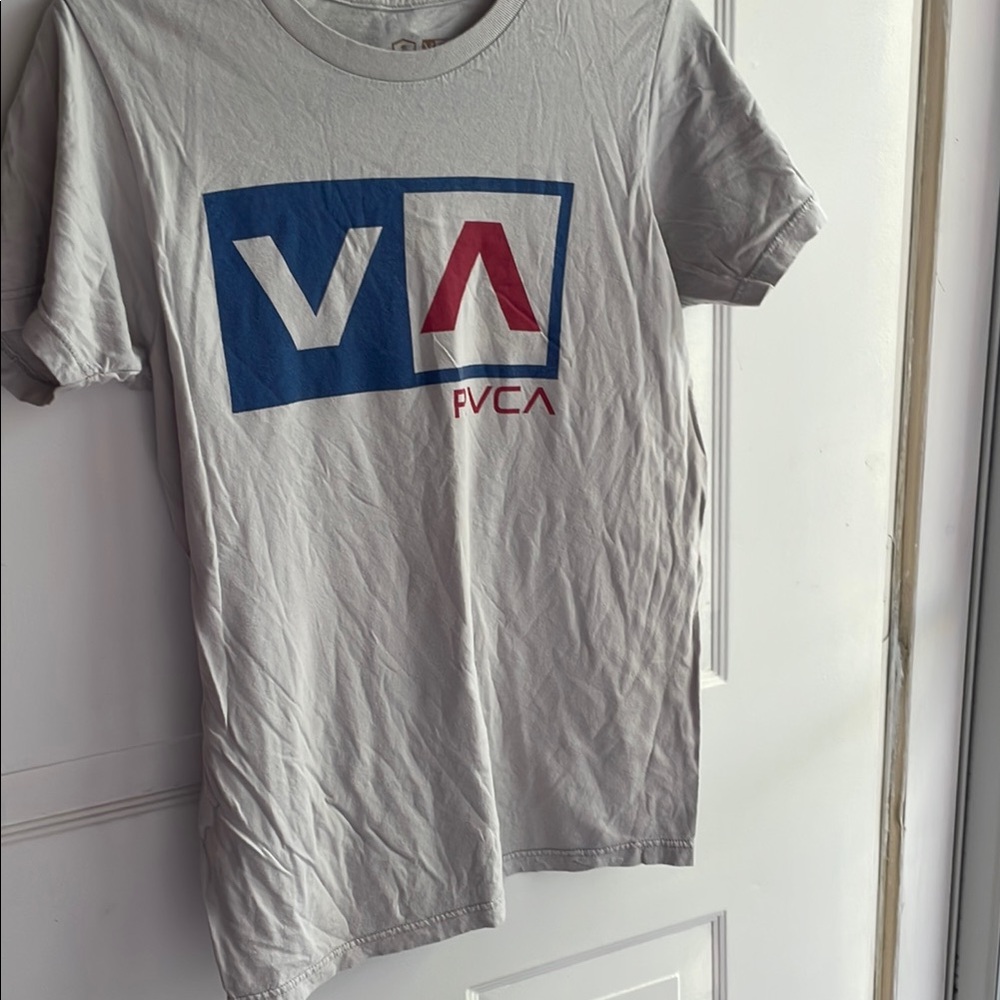RVCA Gray Short Sleeve Tee with Graphic Design